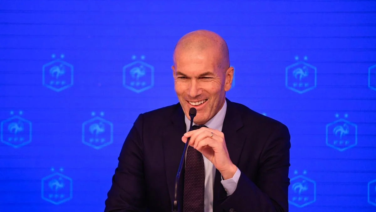 Zinédine Zidane et son staff : Le nouveau sélectionneur de l'équipe de France va retrouver des alliés chez les Bleus !