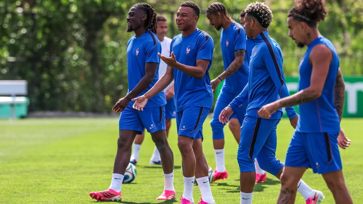 Equipe de France : Voilà à quoi Kylian Mbappé et les Bleus doivent s'attendre avec Zinedine Zidane !