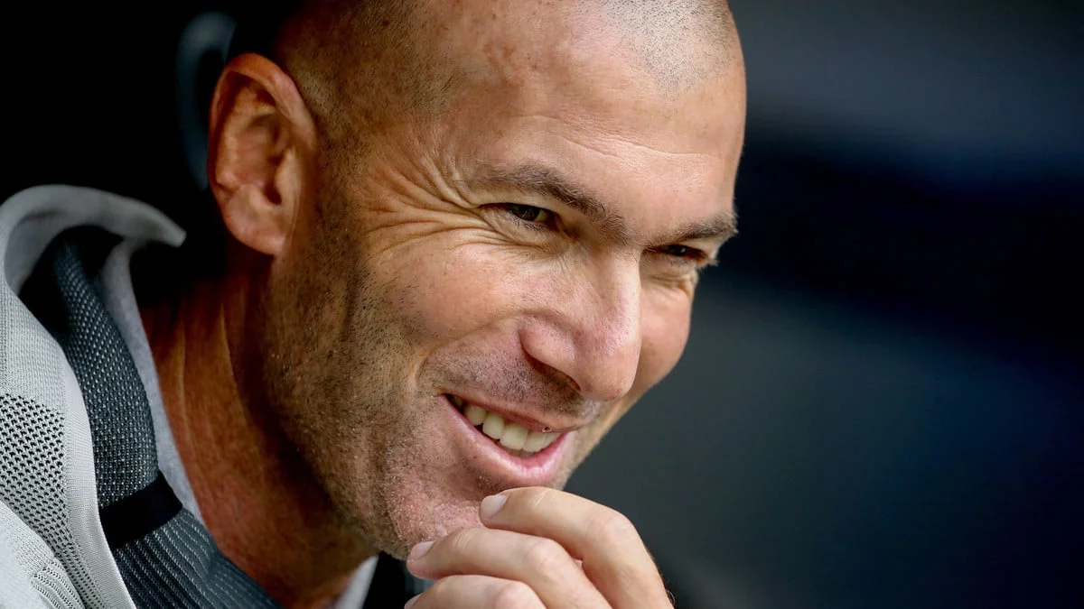 «C'était mon idole» : On connait le seul joueur qui a réussi à faire rêver Zinedine Zidane... et ce n'est pas Maradona !
