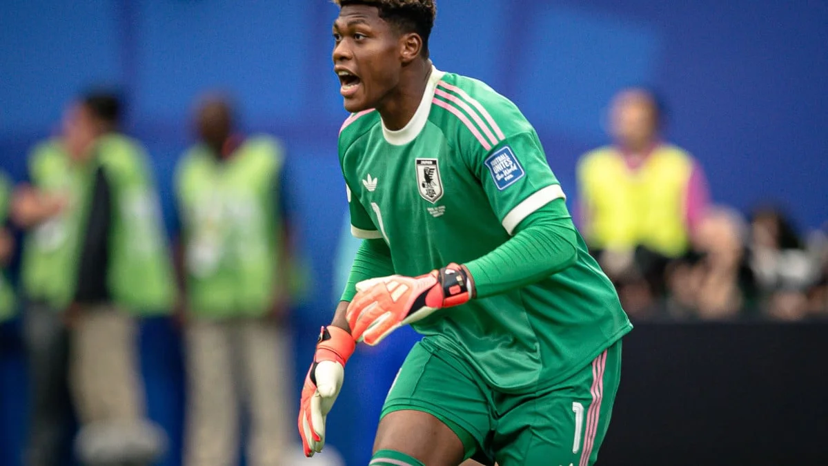Mercato - Le PSG est sous le charme : Voilà le gros projet réservé à Zion Suzuki après le départ de Kang-In Lee