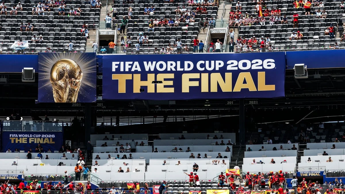Vente de la Coupe du monde - Le Qatar intervient après le retrait du projet de Gianni Infantino : «Ils passent pour le chevalier blanc», Daniel Riolo s’agace !
