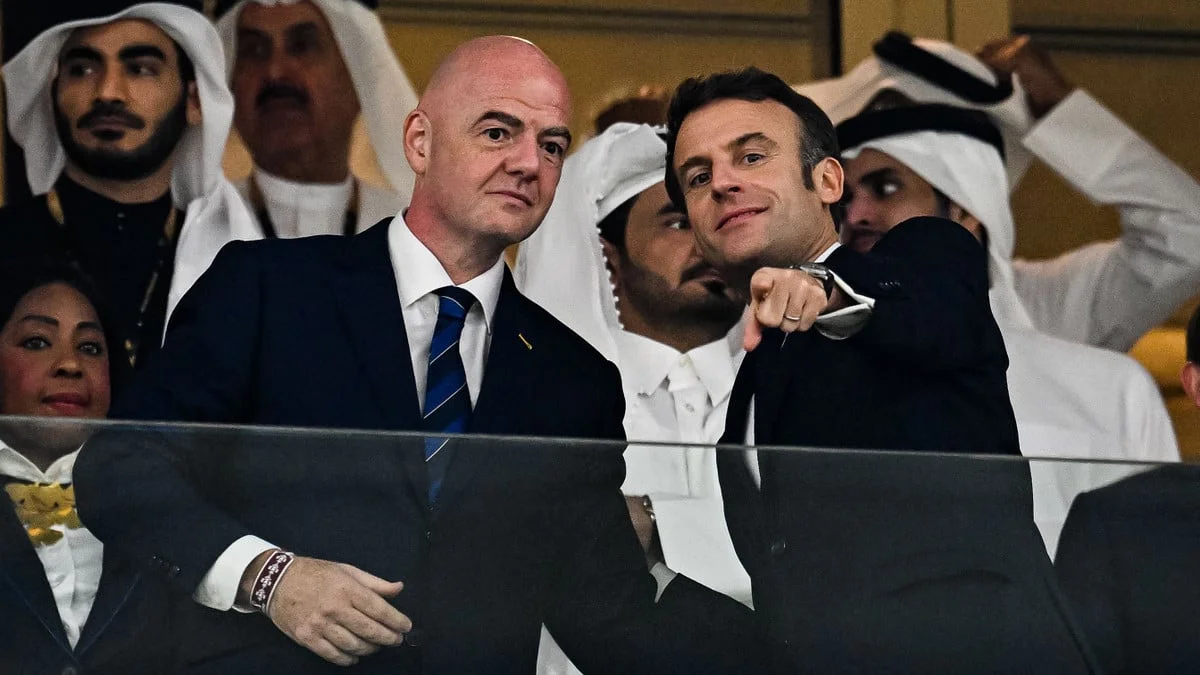 Vente de la Coupe du monde - Emmanuel Macron a appelé Gianni Infantino en pleine crise à la FIFA : «La France soutient pleinement Aleksander Ceferin»
