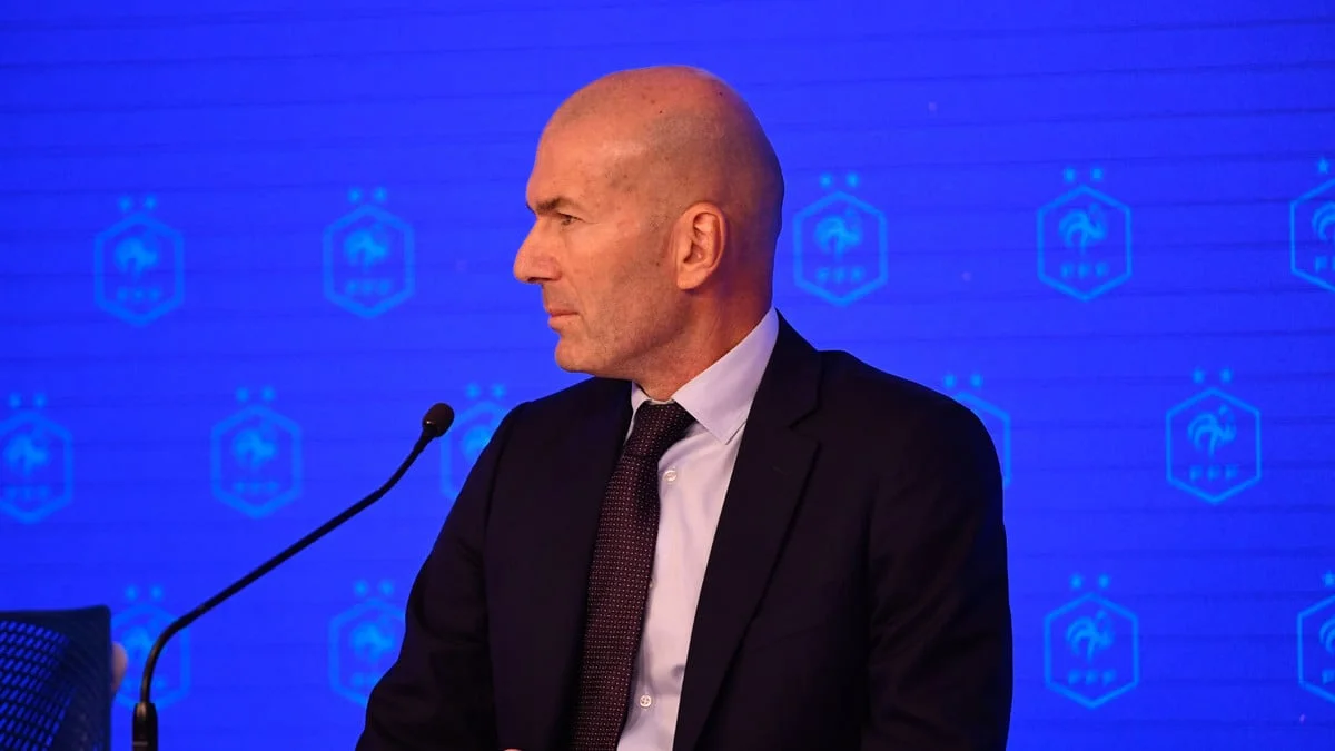 «Ce soir-là, je ne l’ai pas trop aimé» : Quand Zinédine Zidane a traumatisé… le nouvel entraîneur du RC Lens !