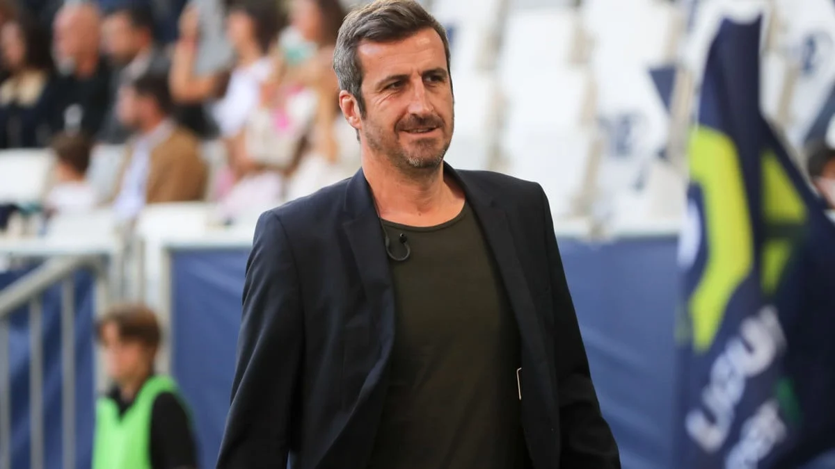 Johan Micoud quitte La Chaîne L’Équipe : L’IA conseille cinq noms à Olivier Ménard pour le remplacer dans L’Équipe du Soir