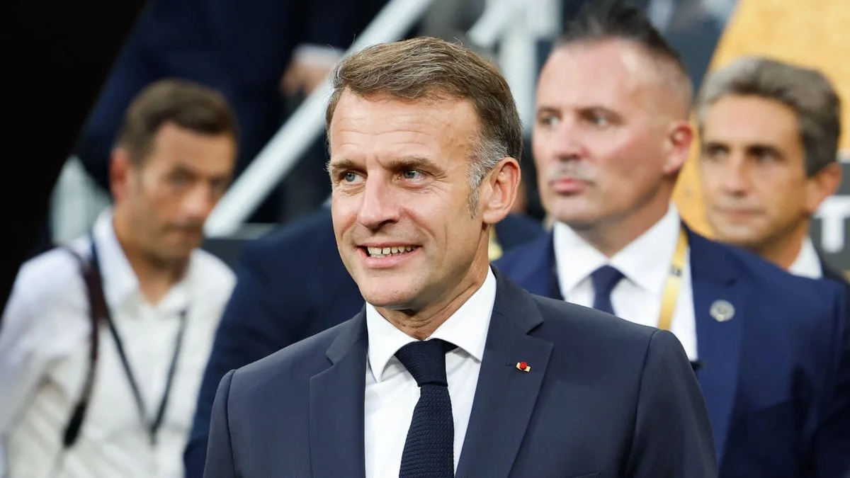 Vente de la Coupe du monde : Comment Emmanuel Macron a incité le président de la FFF à s’opposer au projet de Gianni Infantino en pleine crise à la FIFA
