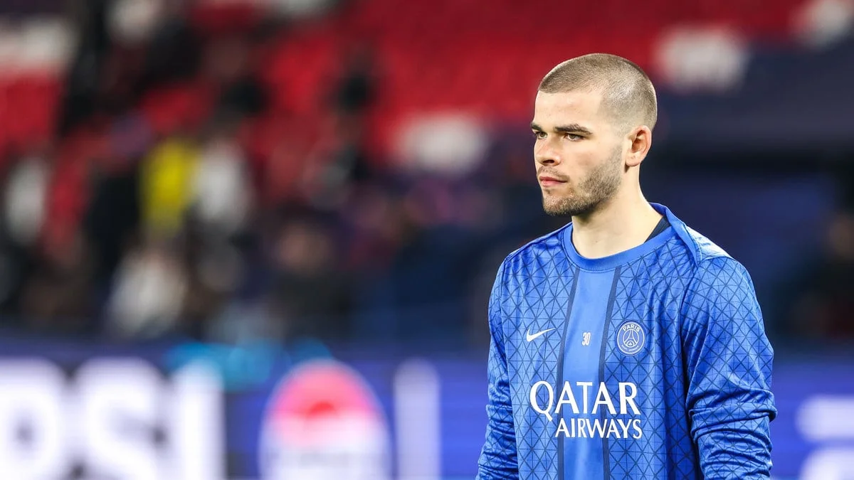 «Il a décidé de rester au PSG» : Les coulisses de la décision de Lucas Chevalier pour son transfert