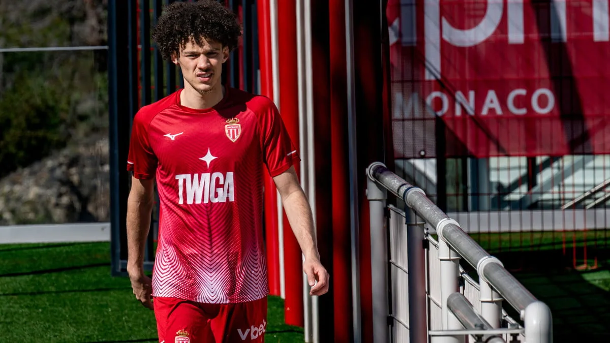 Maghnes Akliouche raconte sa signature au PSG : Voilà les coulisses de son transfert de rêve à 50M€