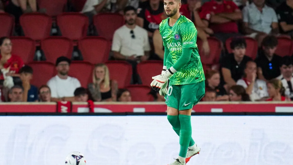 «Admets que tu t'es trompé sur Lucas Chevalier !» : Le débat sur le gardien du PSG vire au clash à l'After Foot
