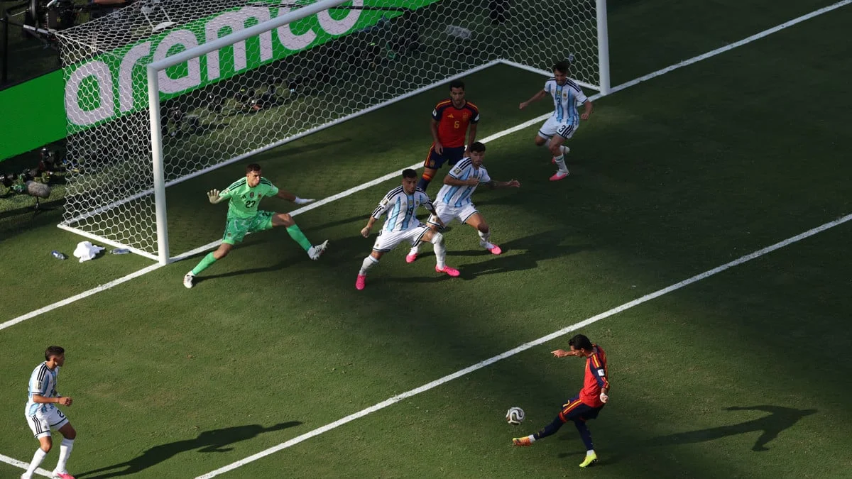 «Le suicide de Ferran Torres» : En partance pour le PSG, le héros de la finale de la Coupe du monde s'attire les foudres de la presse espagnole ! 