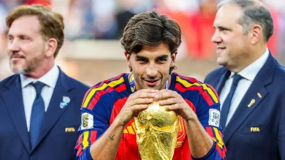 Ferran Torres accepte de signer au PSG : L'After Foot met un bémol sur ce transfert, le champion du monde va couter trop cher ?