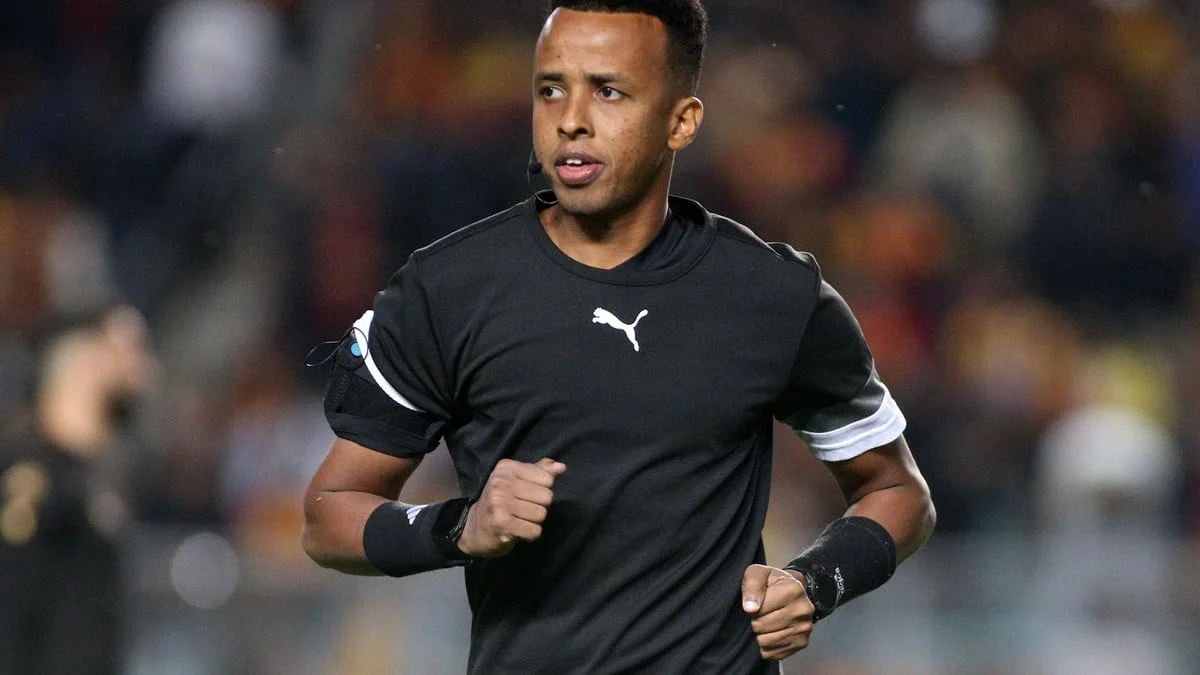 Refoulé des Etats-Unis, un arbitre somalien a manqué la Coupe du Monde 2026 : «C'est très éprouvant», il est toujours marqué avant de retrouver le PSG ! 