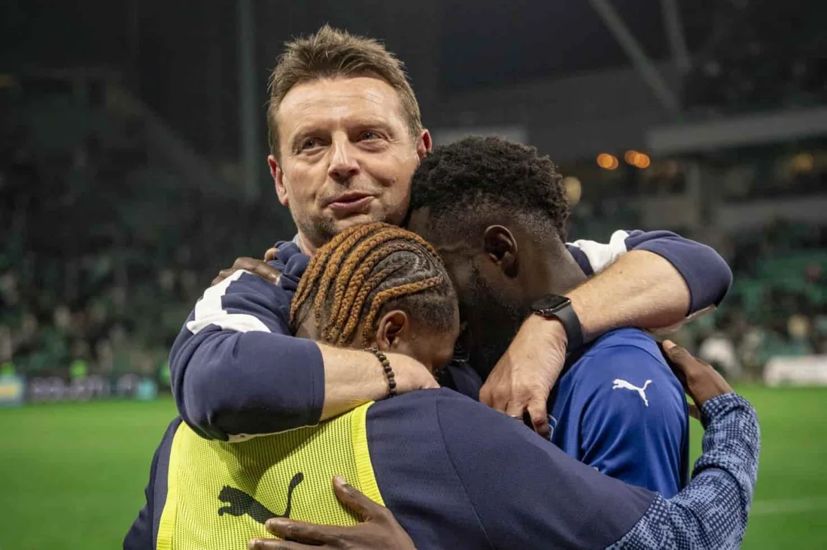 « D’autres auraient pu être à ma place » : Stéphane Dumont (ex-LOSC) élu meilleur entraîneur de Ligue 2