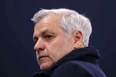 Sondage : Aimeriez-vous que Bruno Genesio poursuive son aventure au LOSC ?