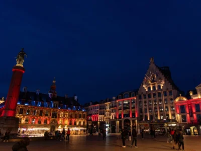 Le centre ville de Lille en rouge pour soutenir le LOSC