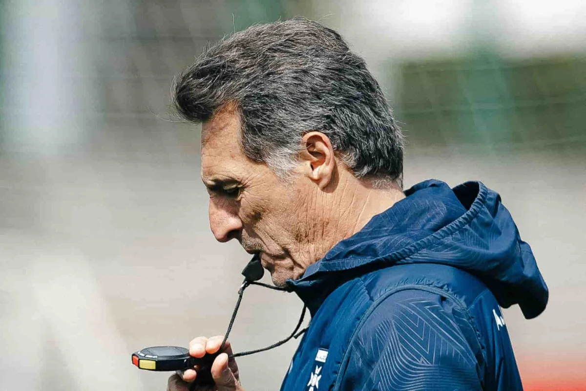 Une victoire et un maintien contre le LOSC : Christophe Pélissier (AJA) remercié dans la foulée