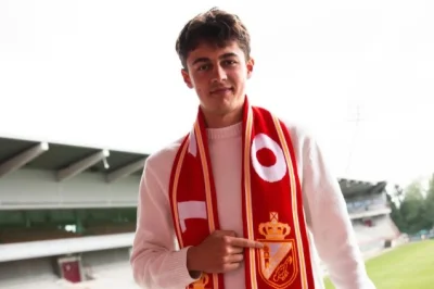 Alexis Hallez (LOSC) signe son premier contrat professionnel en Belgique
