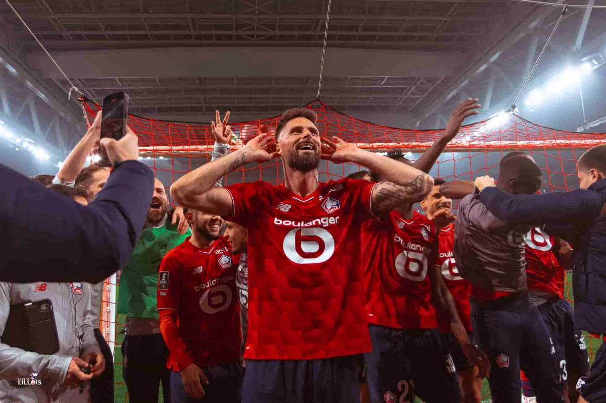 Accueillis en seigneurs par Olivier Giroud, les Bleus « sans certitude » matent l’Irlande du Nord à Lille