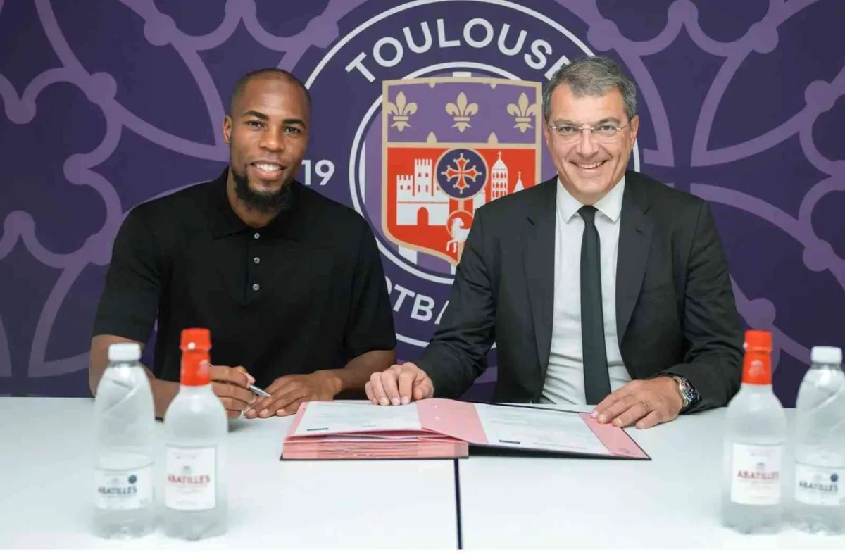 Mercato : Djibril Sidibé (ex-LOSC) libre de tout contrat mais toujours en discussions avec Toulouse