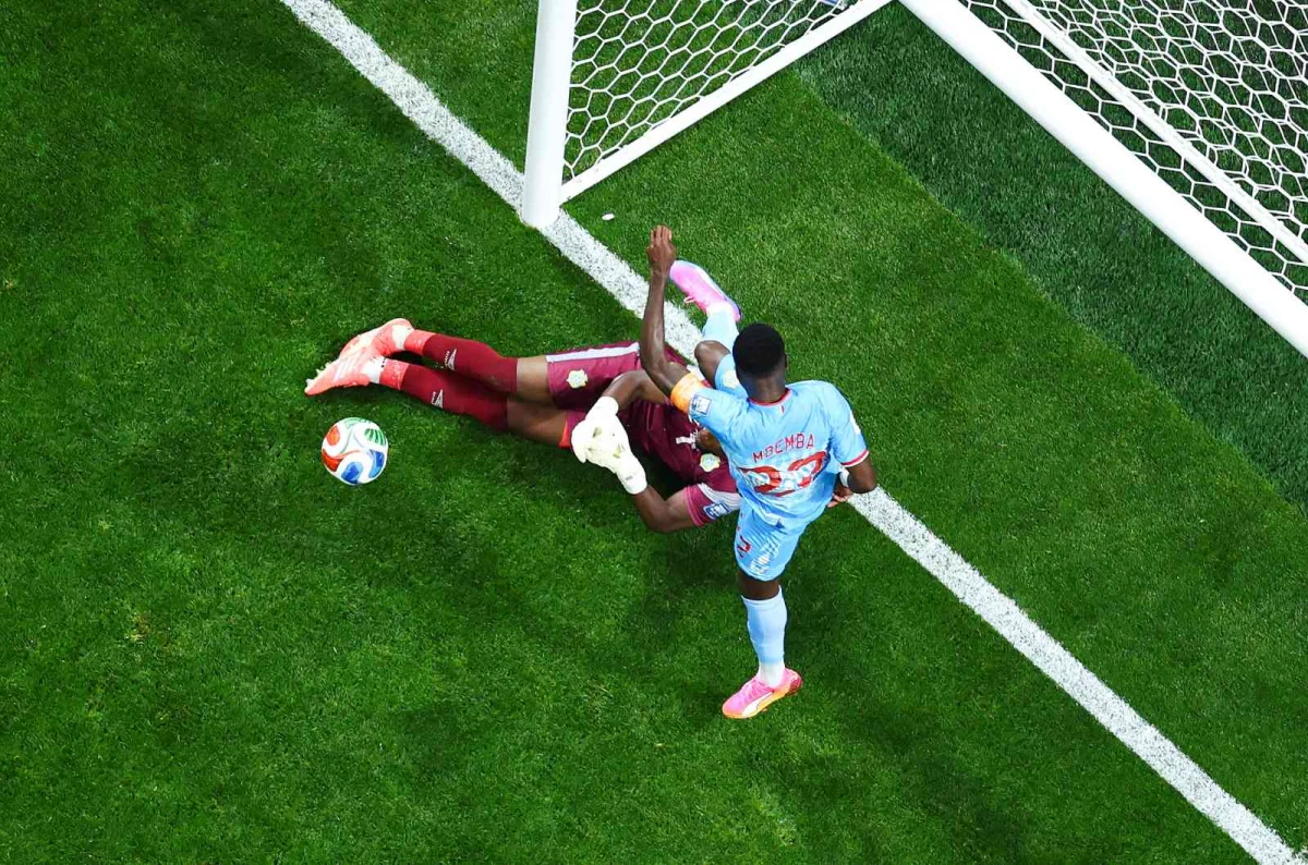 Coupe du Monde : Ngal’ayel Mukau et Chancel Mbemba (LOSC) s’arrêtent tout proche de l’exploit