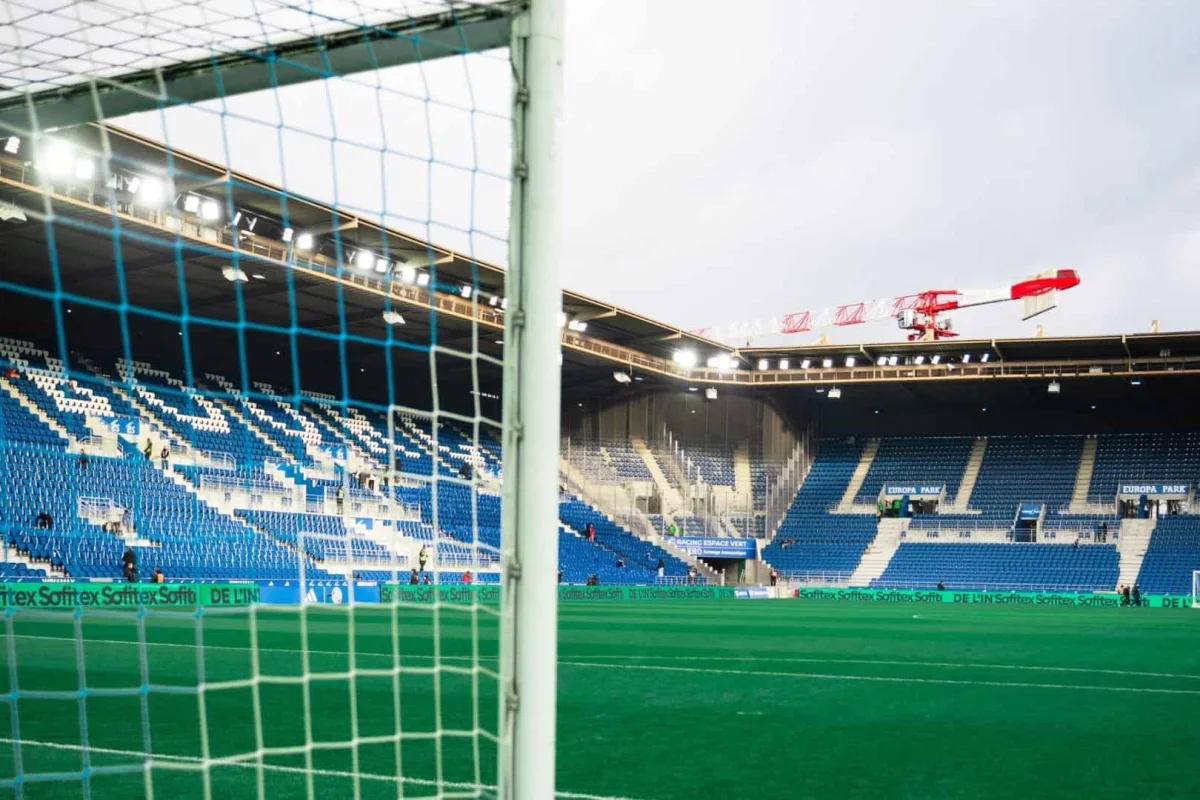 Le RC Strasbourg sanctionné par l’UEFA : Une amende de 13 millions d’euros