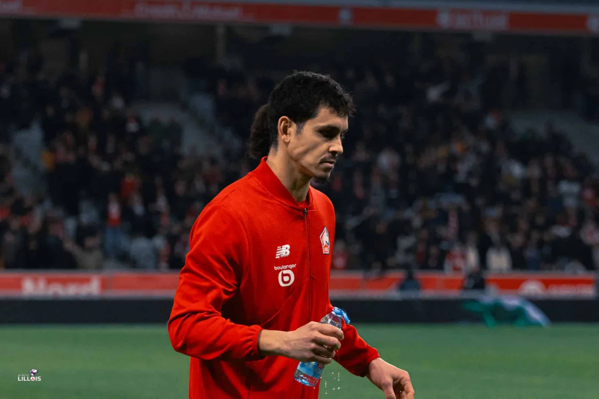 Quels sont les huits joueurs passés par le LOSC qui ont franchi le cap des 100 sélections ?