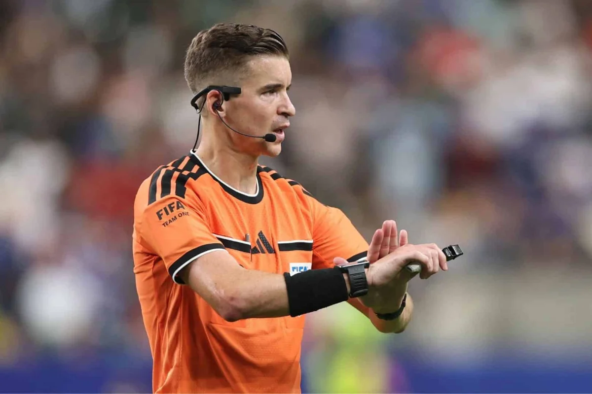Ligue 1 : Les arbitres pour la saison 2026-2027