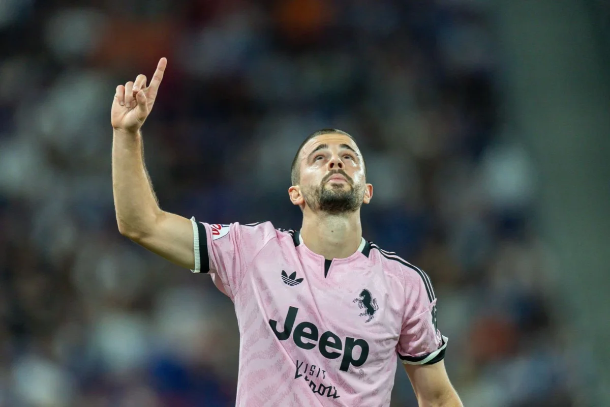 Bien aidé par David et Celik, Zhegrova (ex-LOSC) inscrit un premier but sublime avec la Juventus