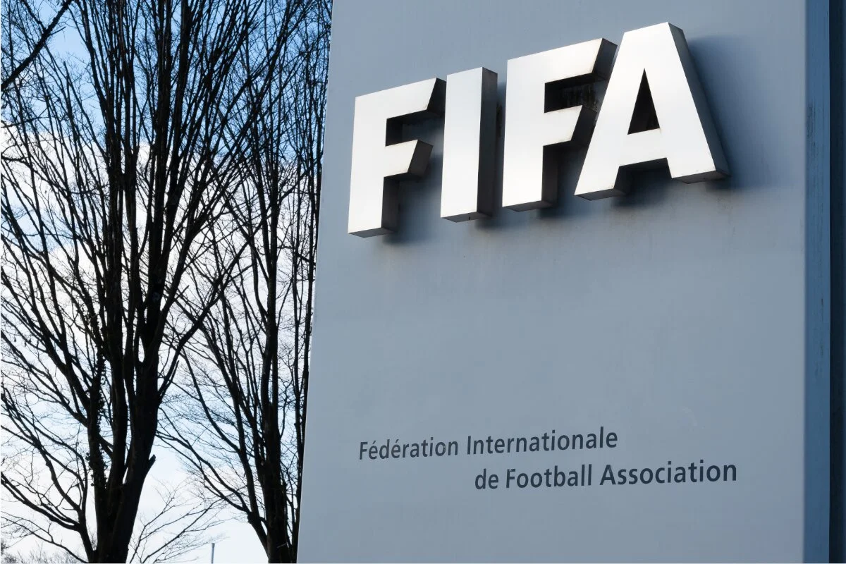 La FIFA avance l’idée d’imposer sur les feuilles de match un joueur de moins 21 ans, formé localement
