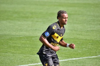 [National-J32] Match nul pour Quevilly face à Rouen, temps de jeu famélique pour Kembo Diliwidi