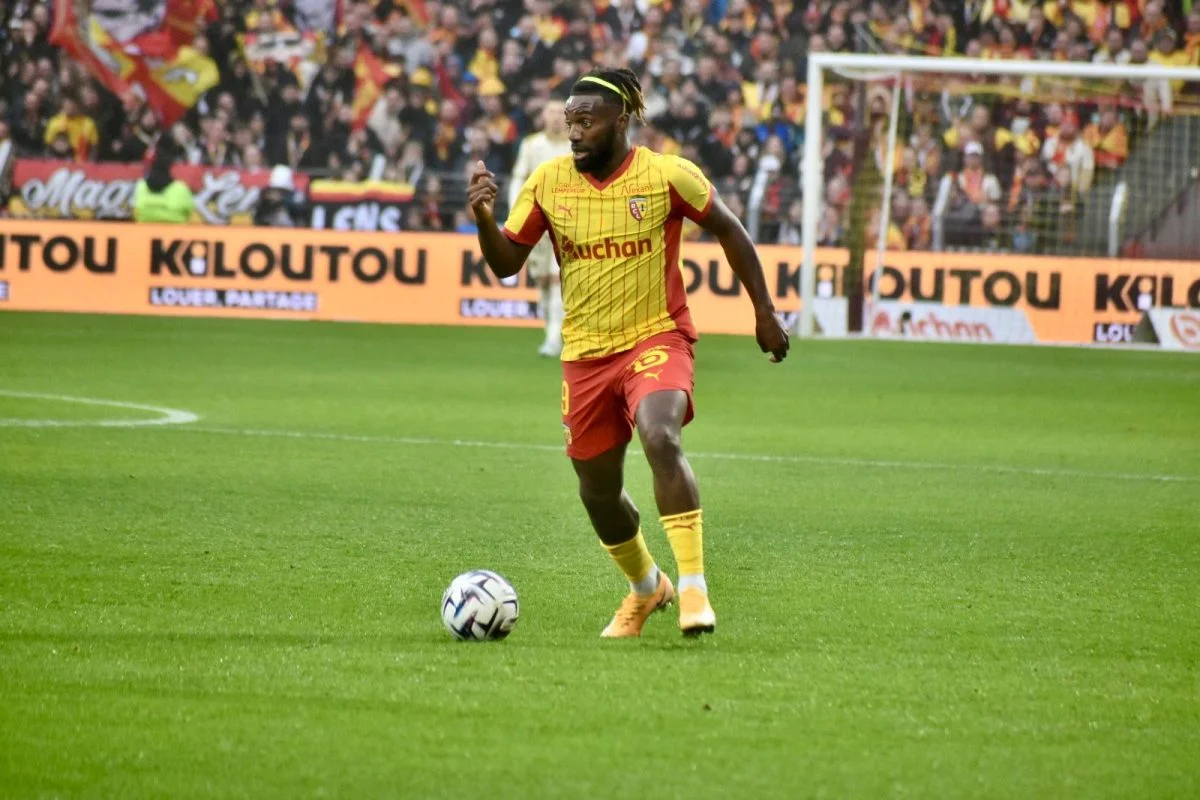 Le RC Lens doit-il chercher à retenir Allan Saint-Maximin à tout prix ?