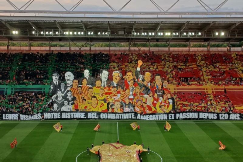 Cortège, tifo, feu d’artifice… Une journée magnifique du début à la fin à Lens et à Bollaert