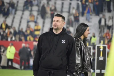 Cuisiné dans le jeu du Oui-Non de Téléfoot, Pierre Sage répond : oui, il sera l’entraîneur de Lens la saison prochaine