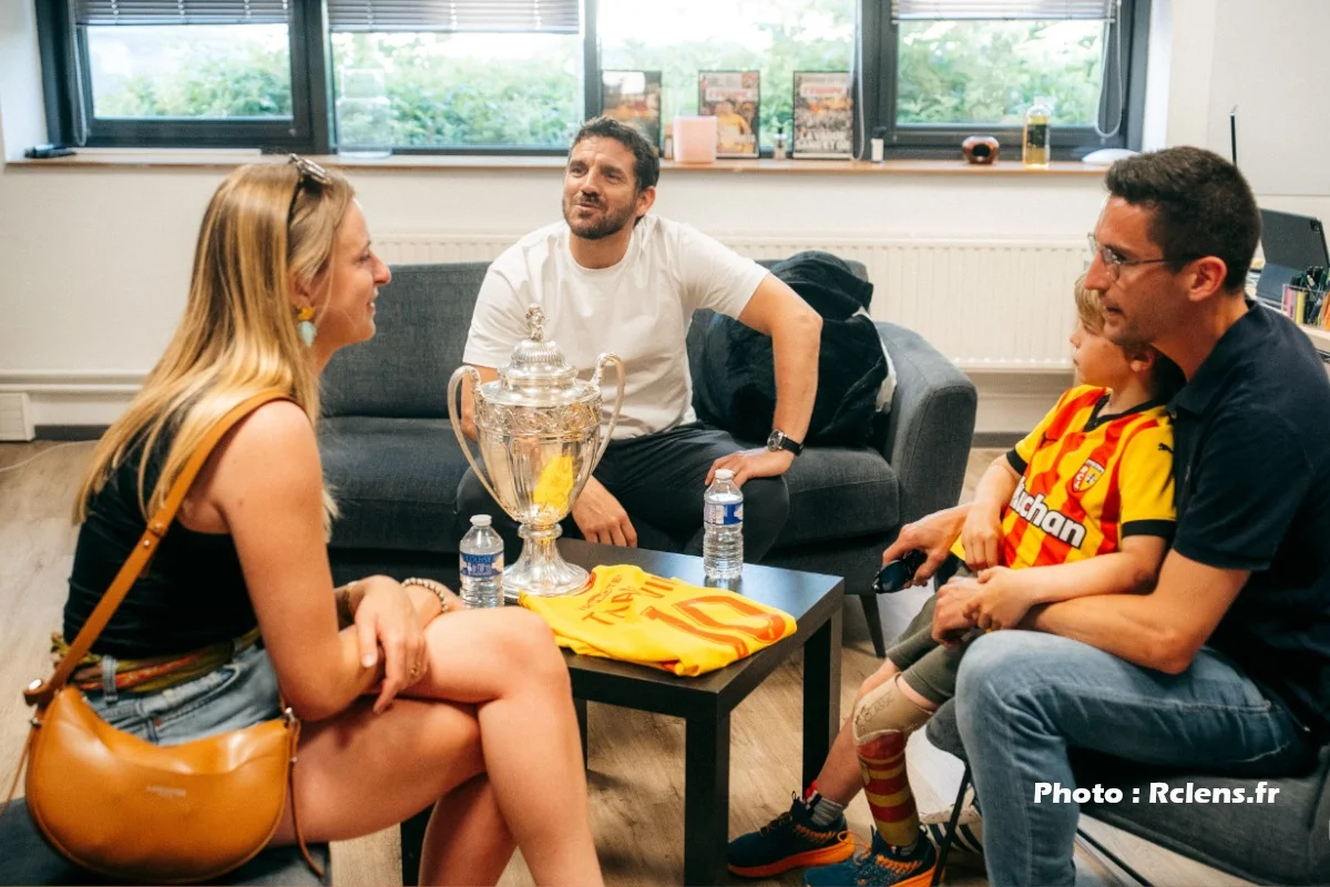 Jean-Louis Leca a reçu à la Gaillette le petit Jean, qui rêvait de faire dédicacer sa prothèse Sang et Or