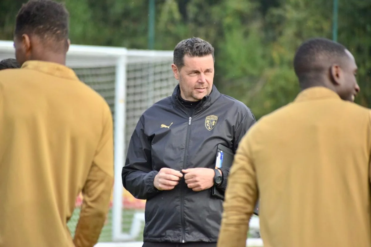 Pierre Sage vers un départ du RC Lens un an après son arrivée