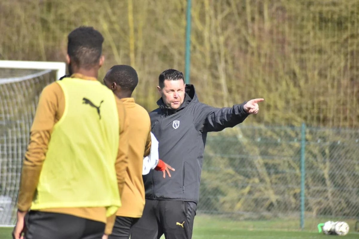 De quel type de profil le RC Lens a-t-il besoin pour succéder à Pierre Sage ? Les réponses