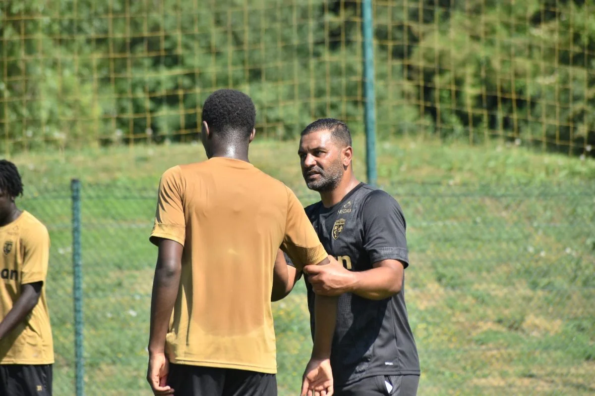 Parti avec Pierre Sage, Jamal Alioui a laissé un message aux supporters du RC Lens