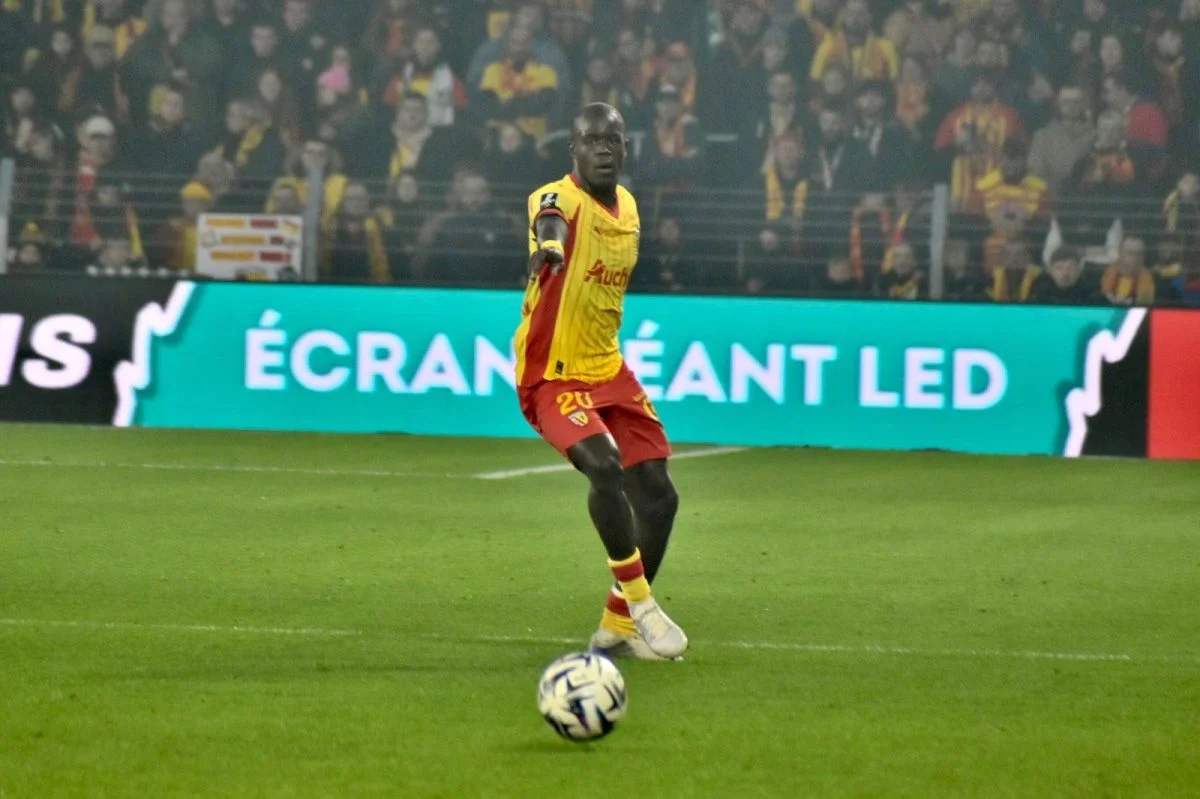 Des discussions avec Fenerbahçe pour Malang Sarr, pas encore en Turquie pour autant ?