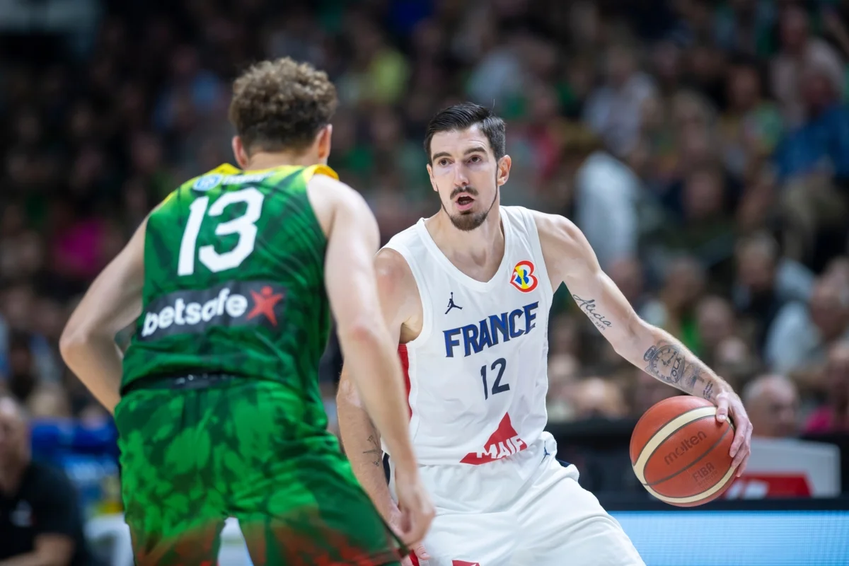 Le RC Lens salue la carrière de Nando De Colo