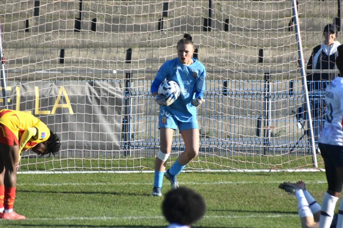 « Vous avez une place spéciale dans mon cœur » : la gardienne Blandine Joly dit au revoir au RC Lens