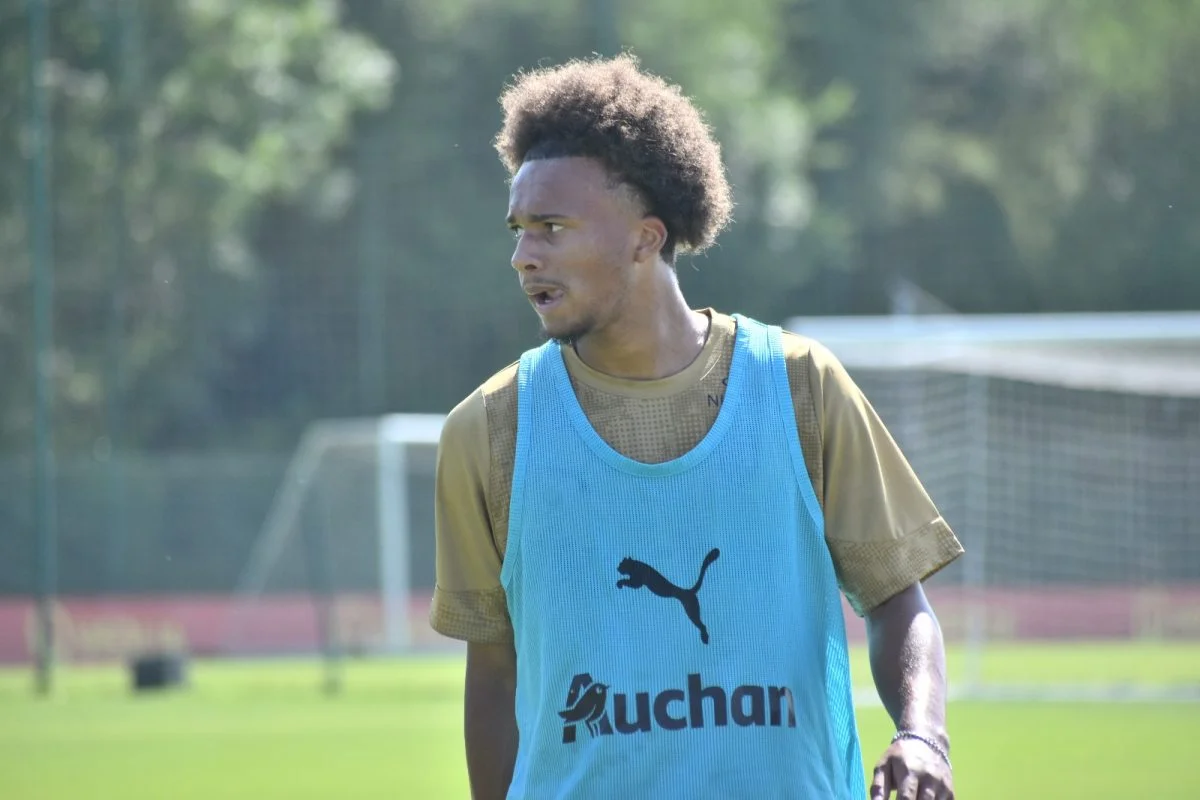 Parti libre du RC Lens cet été, Kembo Diliwidi a déjà fait ses premiers pas et marqué en Belgique