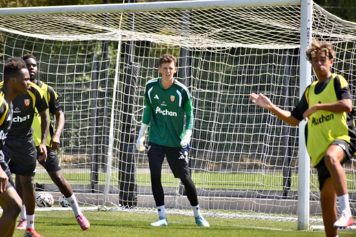 [Officiel] Le gardien Mattia Fortin part en prêt à Palerme (Serie B)