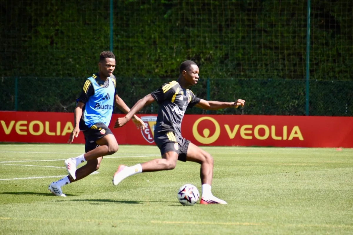 Les supporters gardent un espoir de voir Mamadou Sangaré rester au RC Lens