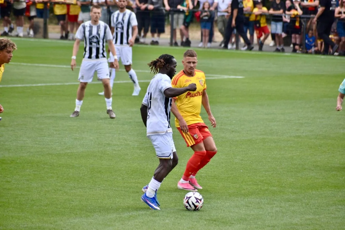 Sima et Hazard buteurs, première pour Nawrocki : toutes les photos de RC Lens – Charleroi en public