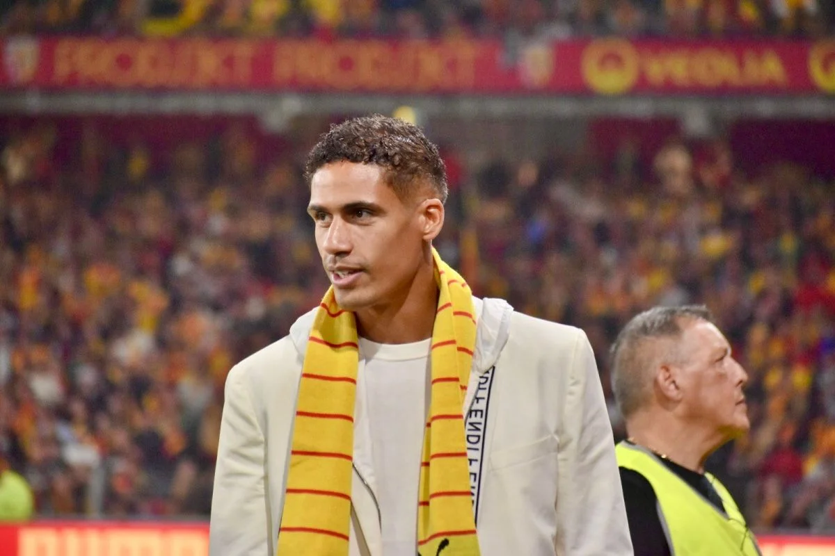 L’ancien Lensois Raphaël Varane prévient les risques et fait évoluer l’apprentissage du jeu de tête chez les jeunes de Côme