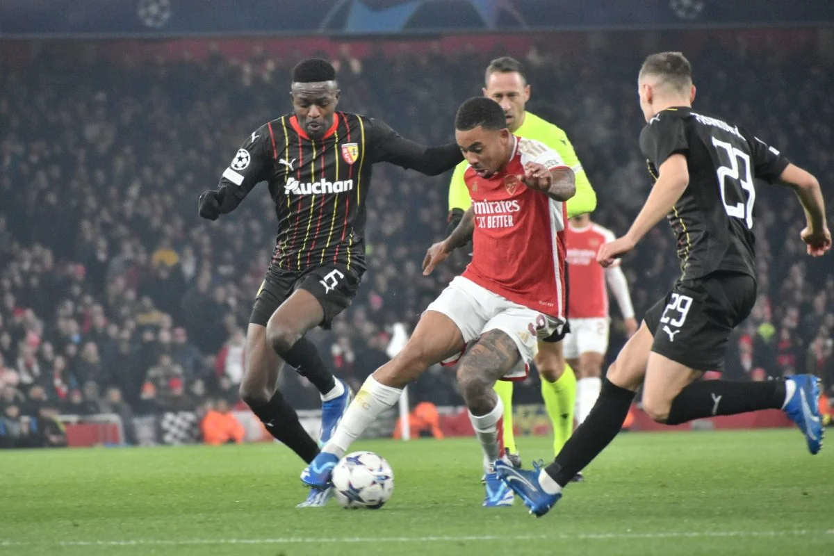 Déjà mis à l’écart à Lens, Salis Abdul Samed revit le même scénario à Nice