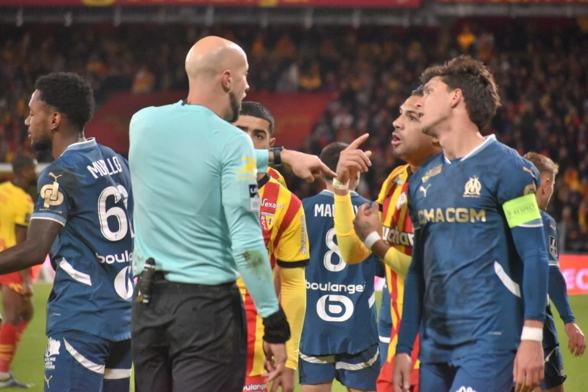 Qui sont les arbitres qui officieront cette saison en Ligue 1 ?