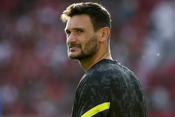 Equipe de France : Mandanda refroidit la rumeur Lloris