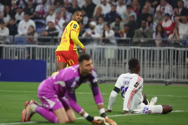 Lyon, l'humiliation à moindre coût - Débrief et NOTES des joueurs (OL 0-4 Lens)