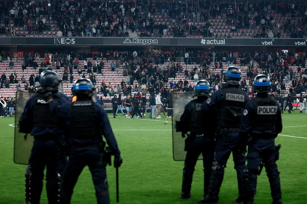 Nice : chaos, K.O., ou les deux ?