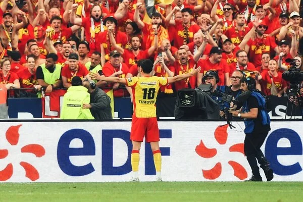 Lens : Thauvin, le retour en grâce